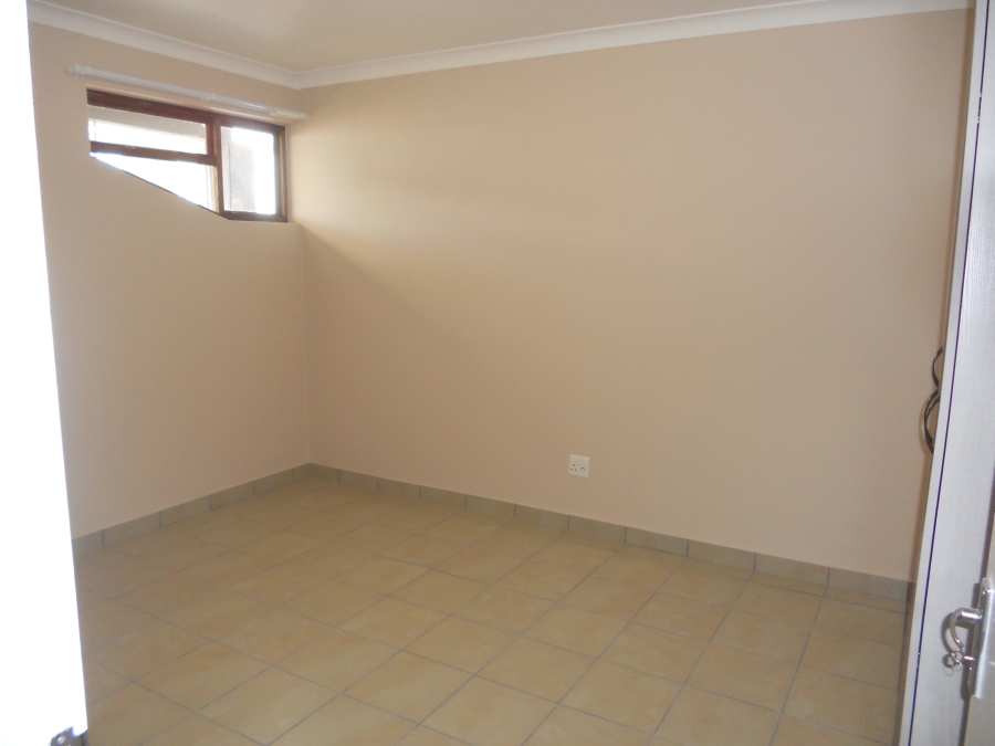 To Let 2 Bedroom Property for Rent in Heiderand Western Cape